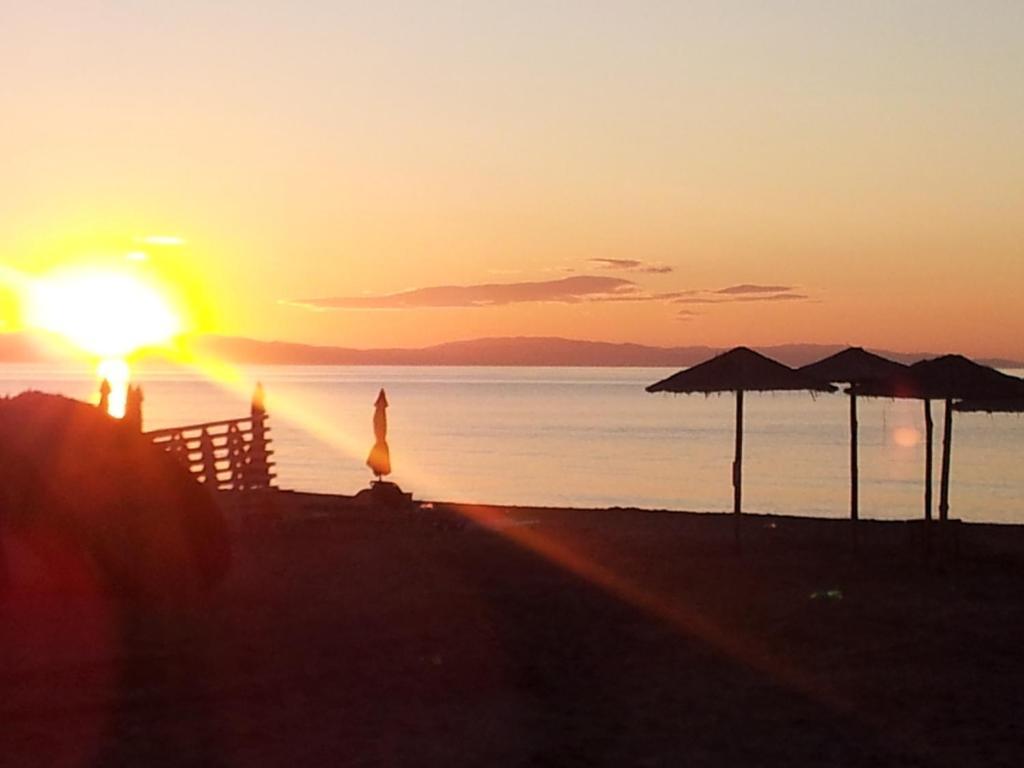 Hotel White Rose Beach Olympiakí Aktí Zewnętrze zdjęcie